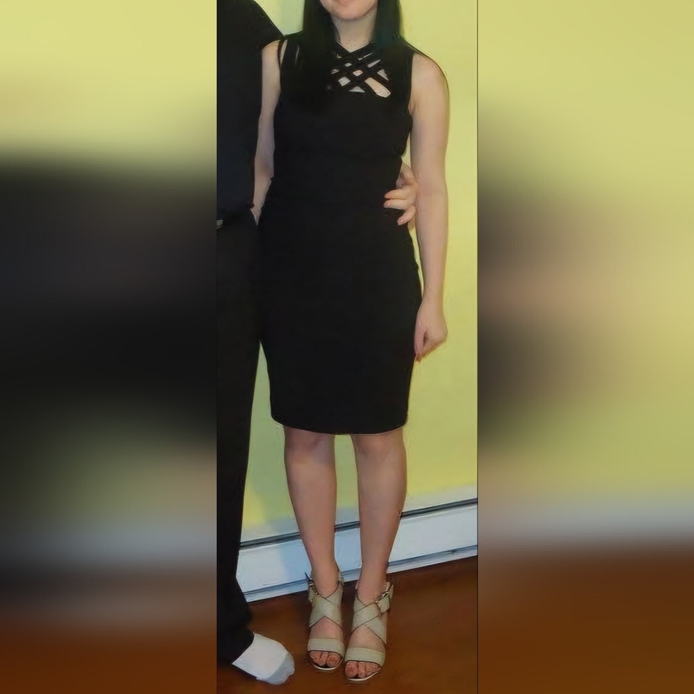 Le Chateau Black Strappy Formfitting Slimming Formal Dress MADE IN CANADA 🇨🇦 - Picture 8 of 8